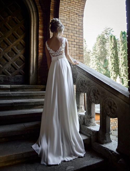 https://elisebride.ro/images/stories/virtuemart/product/VWD_SN_22       (6).jpg